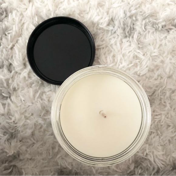 Bath & Body Works FALLING FLURRIES SINGLE WICK CANDLE 7 oz / 198 g - Picture 3 of 3